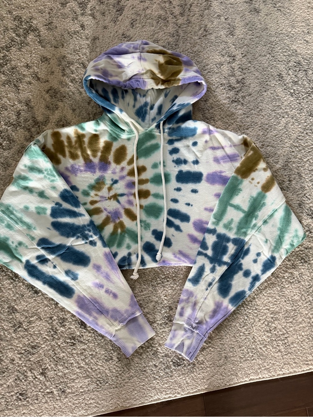Aeropostale Tie-Dye Cropped Hoodie in Blue, Green, Purple, Brown